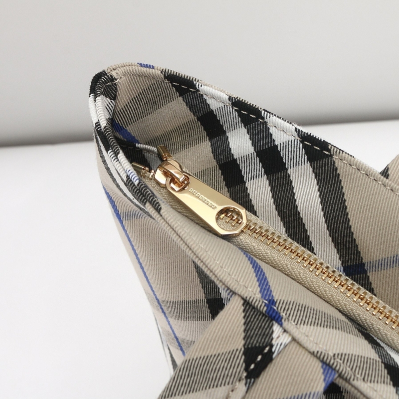 Bv*b*rry shopping bags